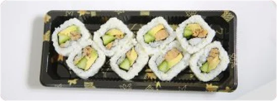 Omlet, komkommer, avocado